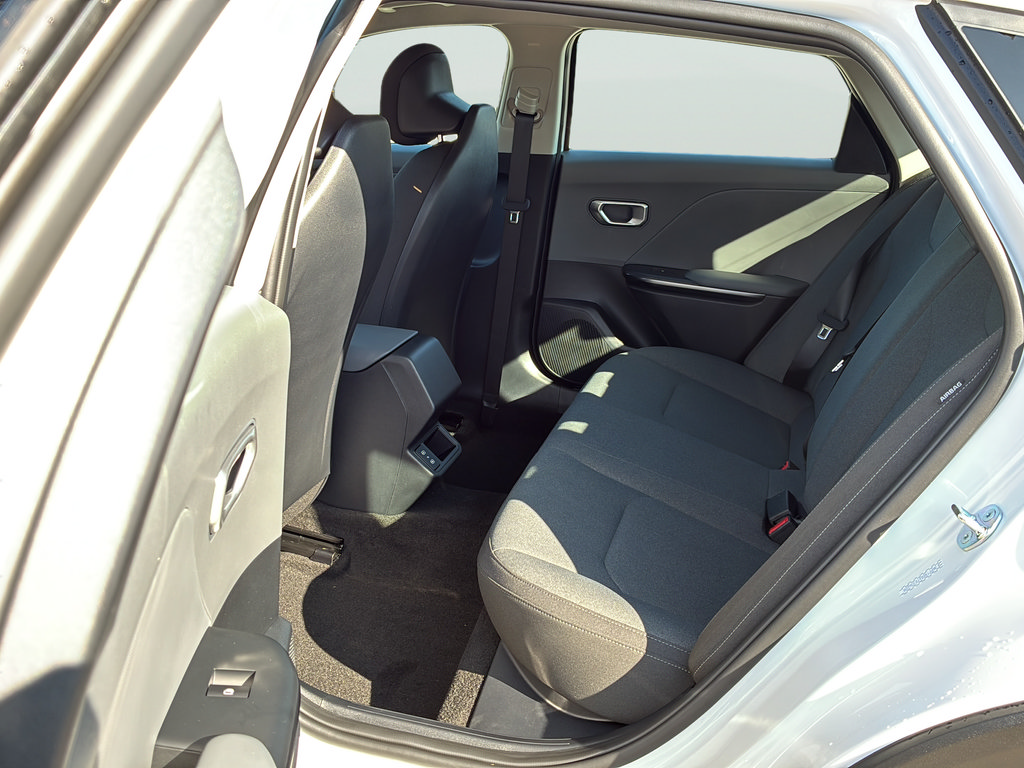 New 2026 Kia K4 FWD image 16