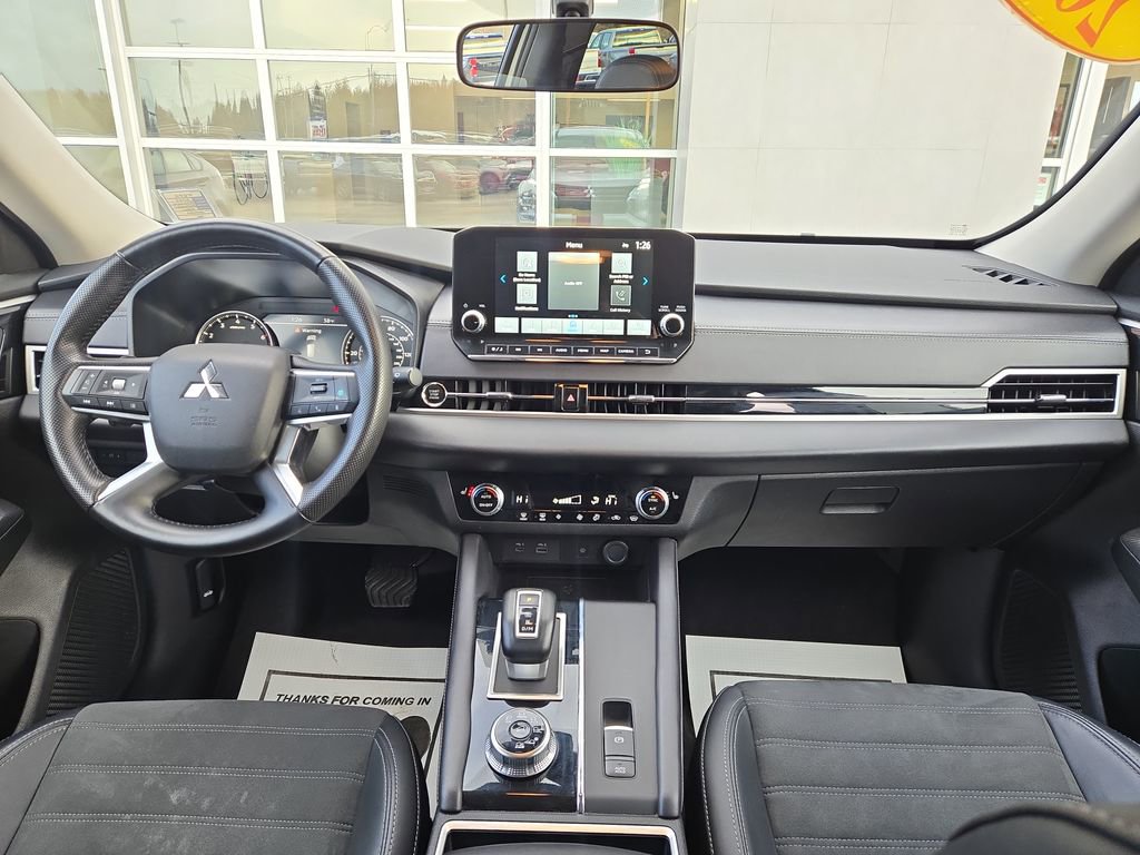 Used 2024 Mitsubishi Outlander SE image 19