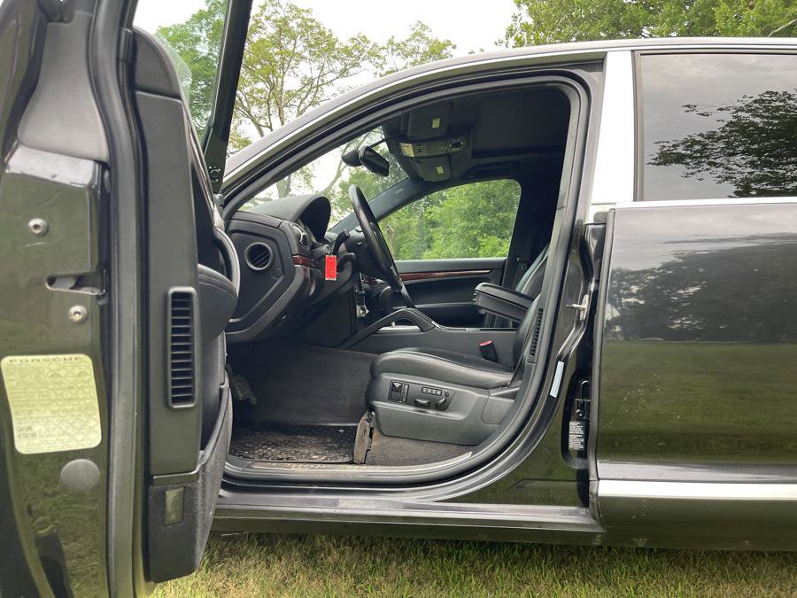 Used 2005 Porsche Cayenne Turbo image 27