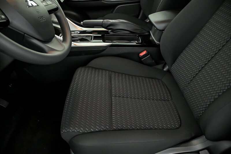 New 2026 Mitsubishi Eclipse Cross LE AWD/4WD image 14