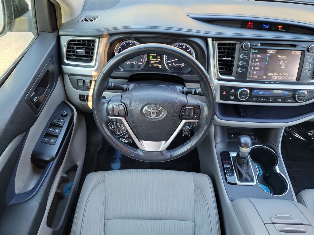 Used 2017 Toyota Highlander Plus image 20