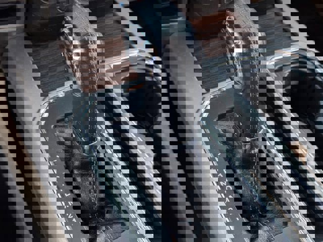 Used 2015 Ford F150 Lariat image 21