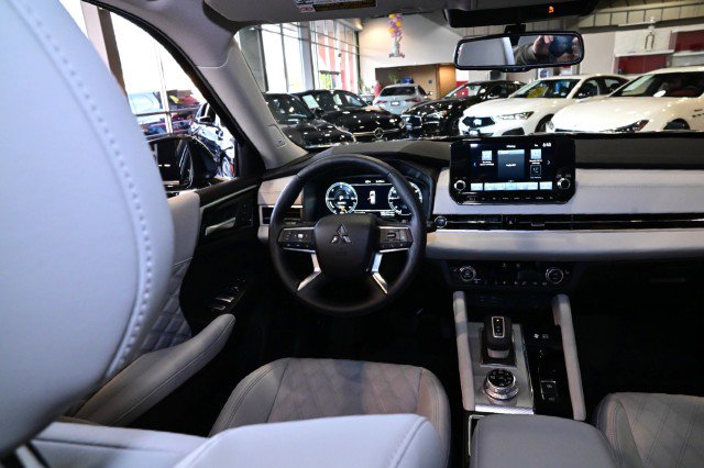 Used 2024 Mitsubishi Outlander SEL Black Edition image 33