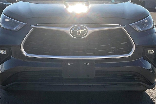 Used 2023 Toyota Highlander LE image 25