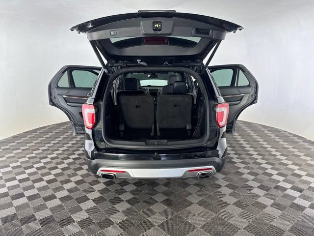 Used 2017 Ford Explorer Platinum AWD/4WD image 17