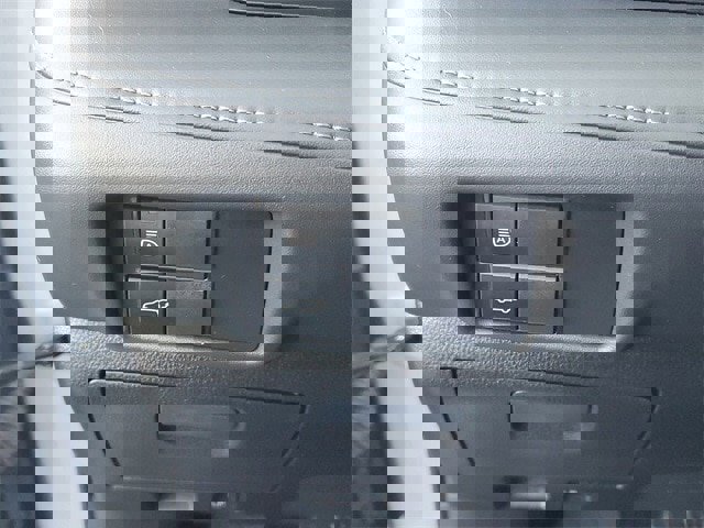 Used 2020 Toyota Highlander XLE image 30