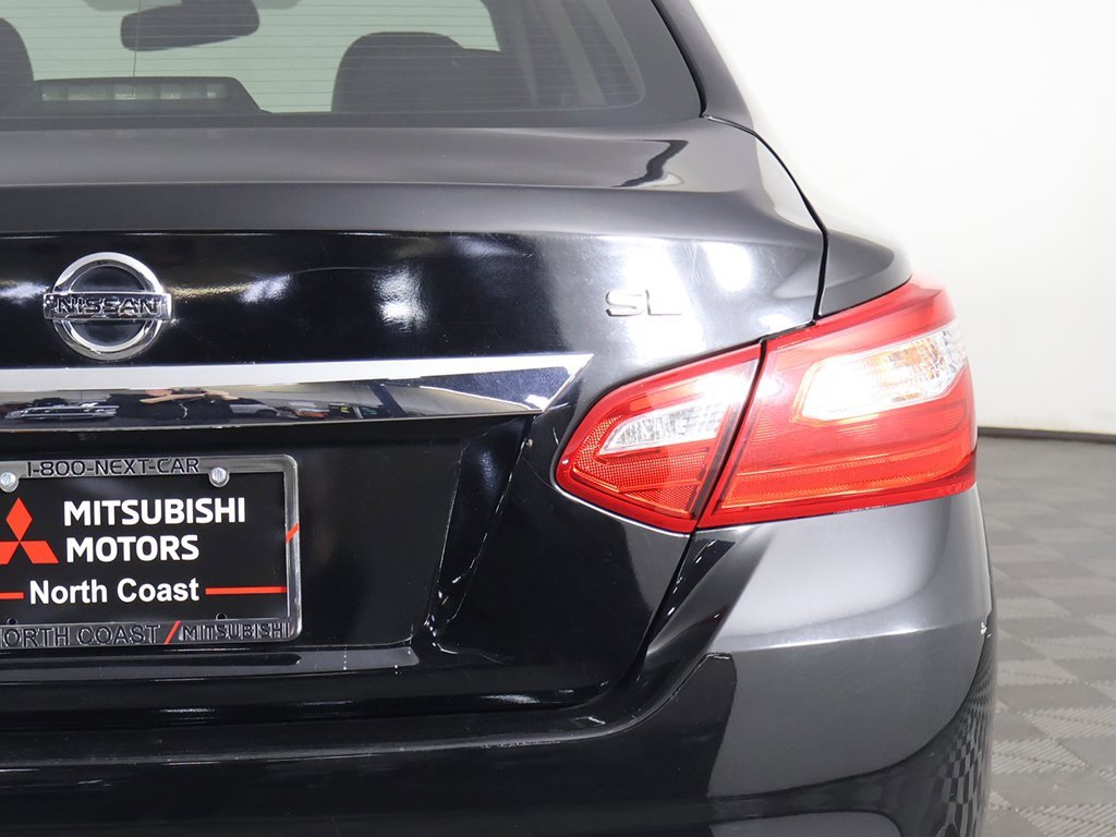 Used 2017 Nissan Altima 2.5 SL w/ Moonroof Package image 16