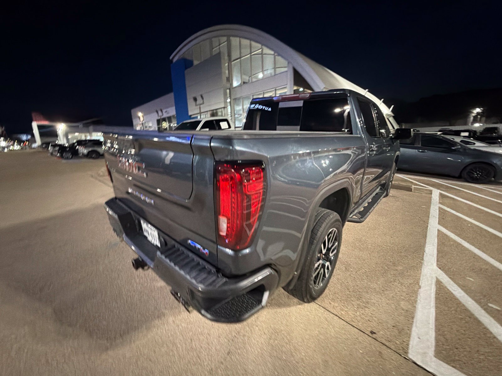 Used 2021 GMC Sierra 1500 AT4 w/ AT4 Premium Package AWD/4WD image 23