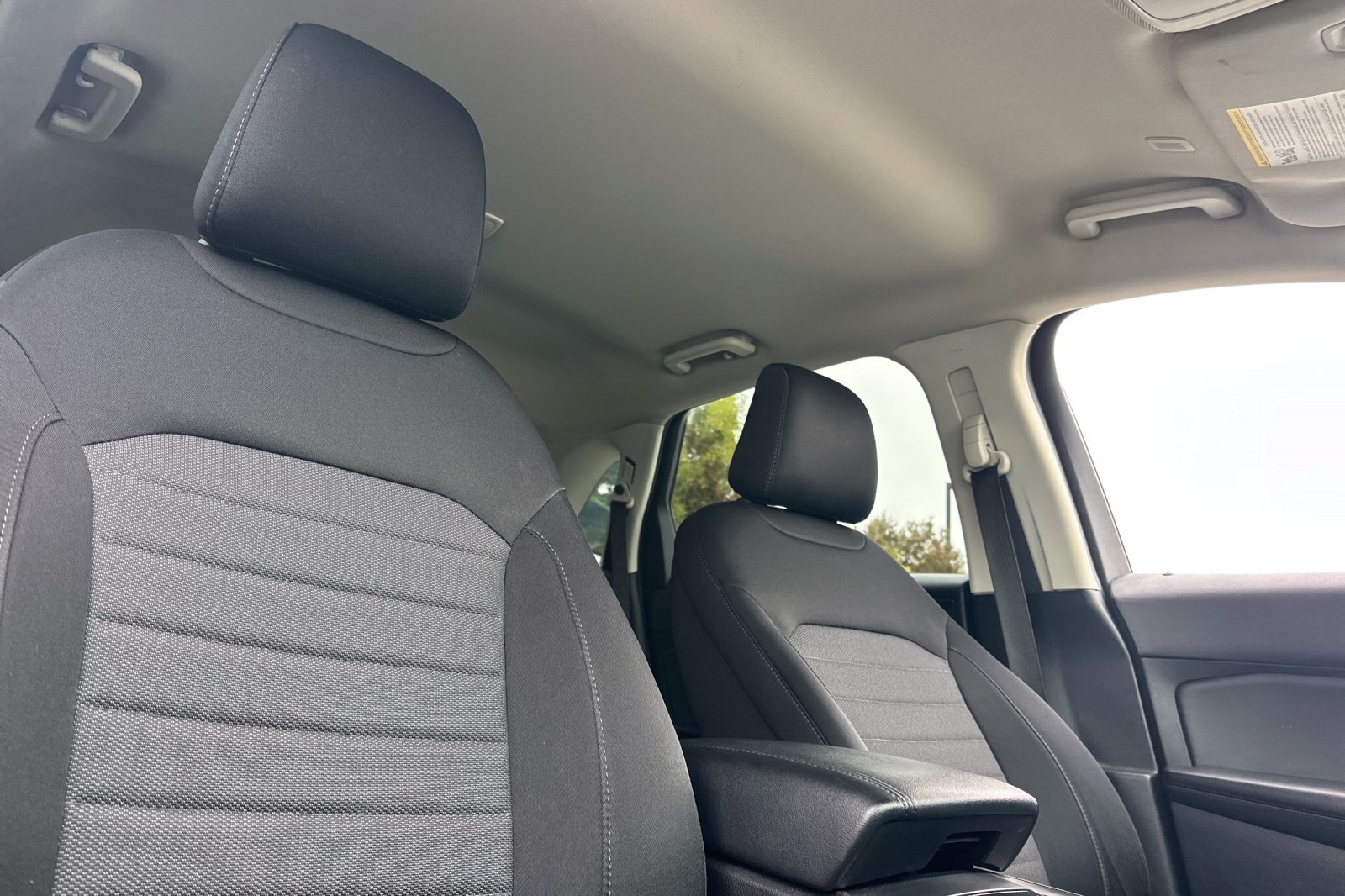 Used 2022 Ford Edge SE w/ Black Appearance Package AWD/4WD image 16