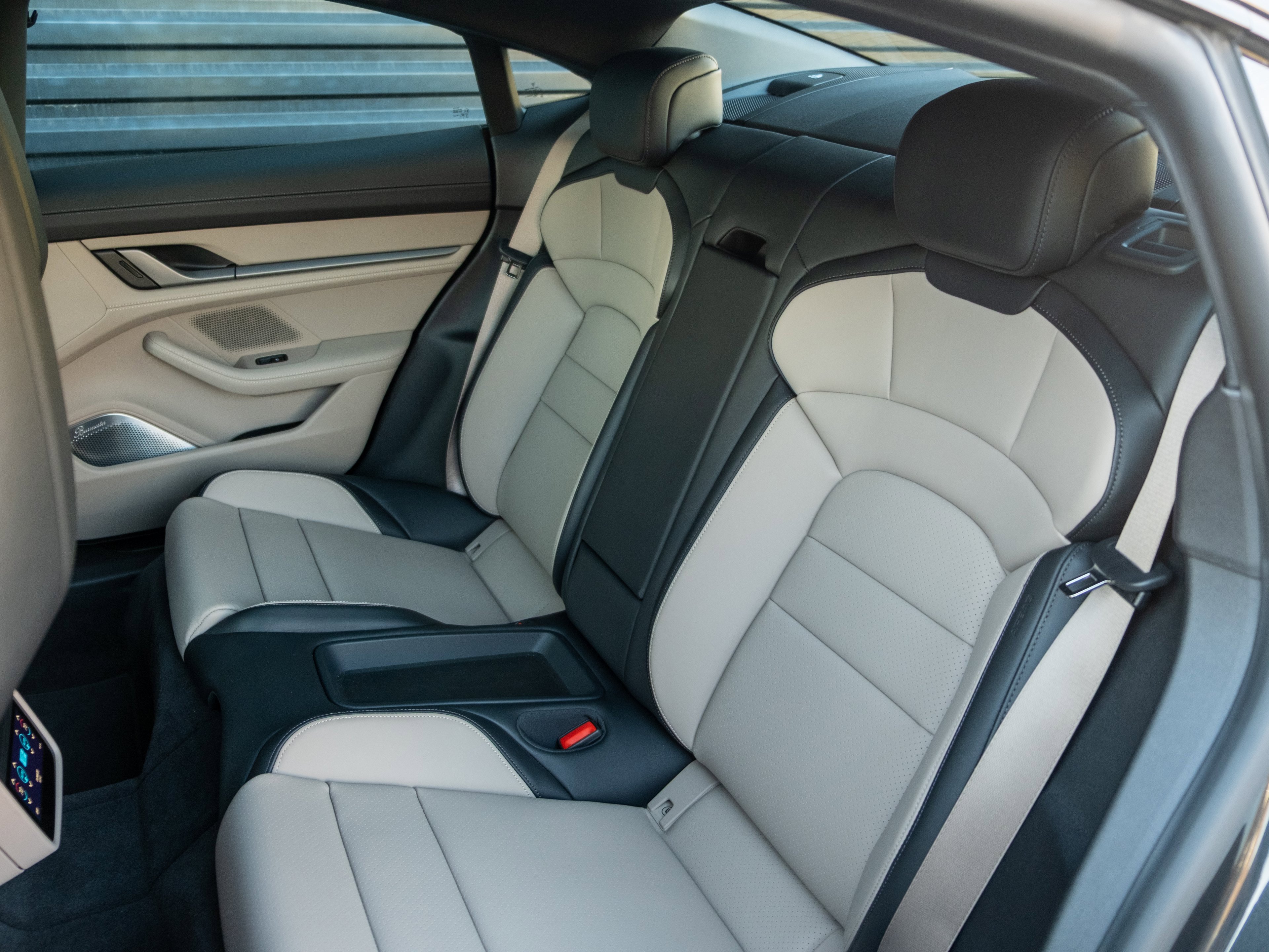 Used 2025 Porsche Taycan 4S image 34