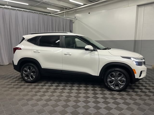 Certified 2024 Kia Seltos S image 3
