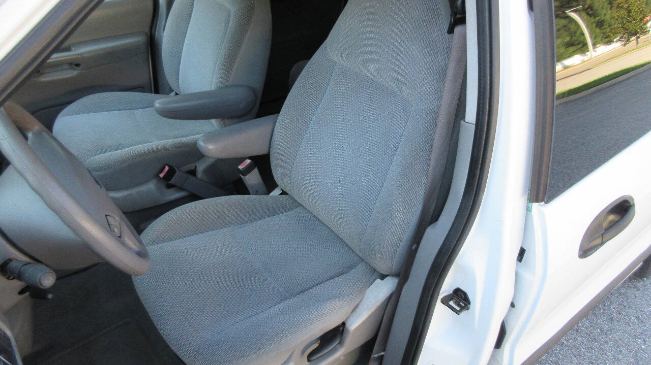 Used 2002 Ford Windstar LX FWD image 11
