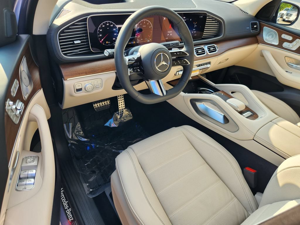 New 2026 Mercedes-Benz GLS 580 4MATIC image 16