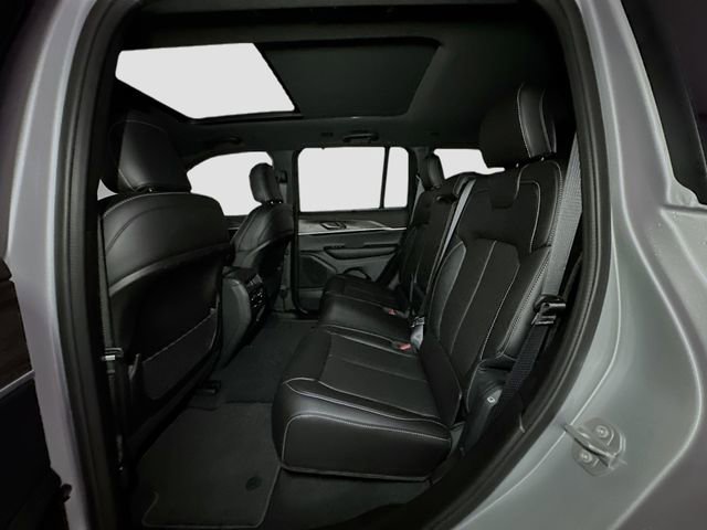 New 2025 Jeep Grand Cherokee Limited w/ Luxury Tech Group II image 15