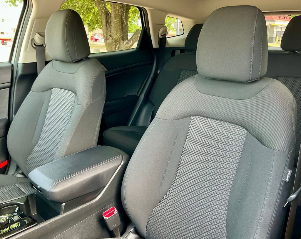 Used 2025 Kia Sportage LX AWD/4WD image 39