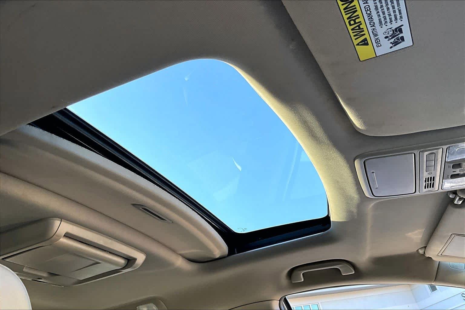 Used 2017 Honda Odyssey Touring image 14
