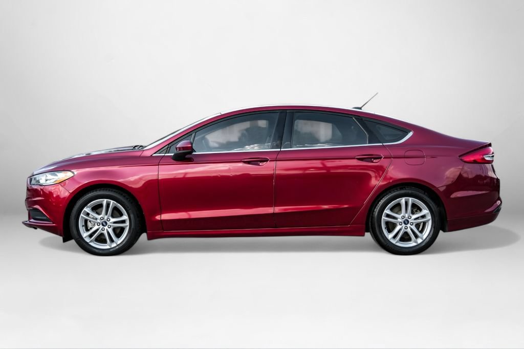 Used 2018 Ford Fusion SE w/ Fusion SE Technology Package FWD image 8
