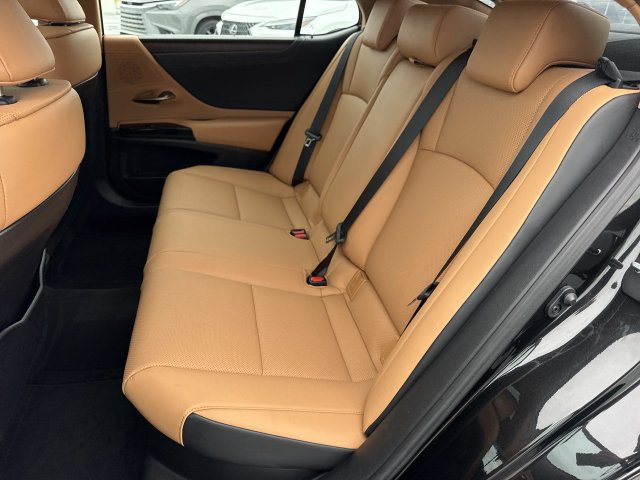 Certified 2024 Lexus ES 300h w/ Premium Package FWD image 23