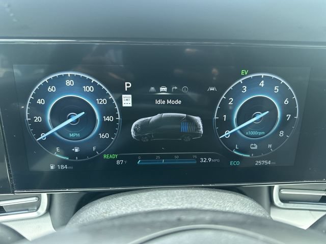 Used 2025 Hyundai Elantra Limited FWD image 26