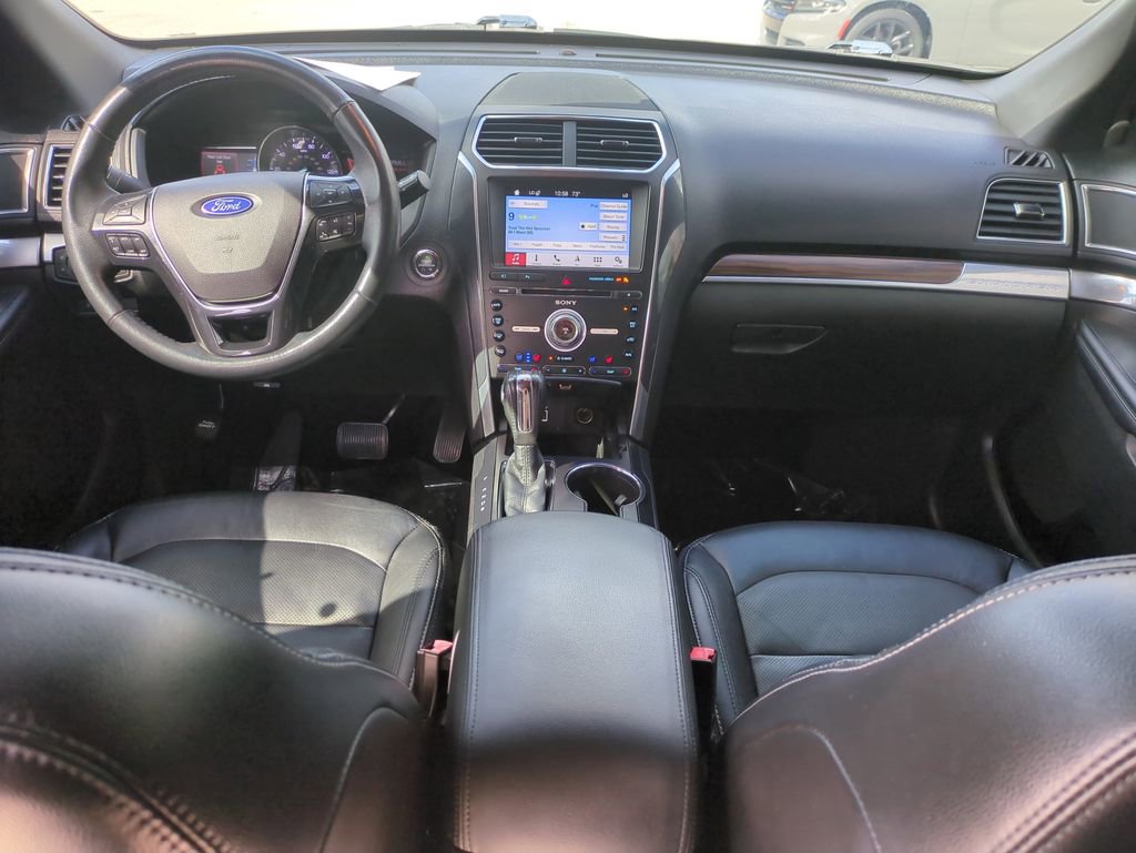 Used 2018 Ford Explorer Limited image 17