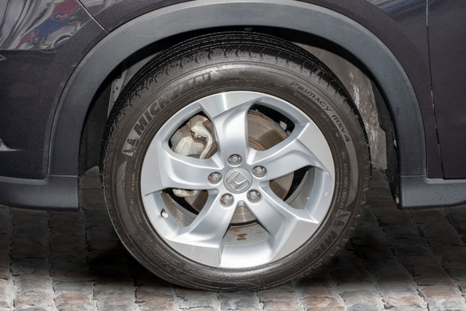 Used 2016 Honda HR-V LX image 36