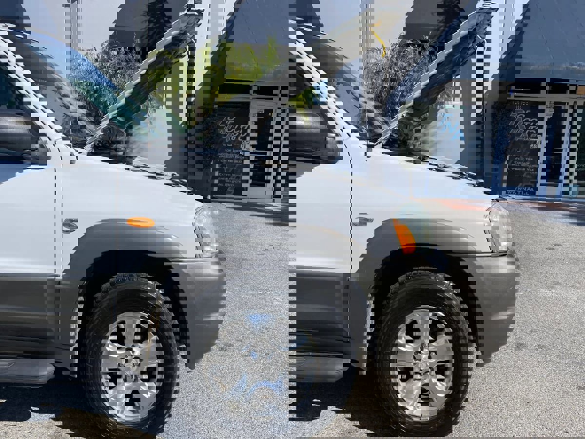 Used 2003 MAZDA Tribute ES image 32