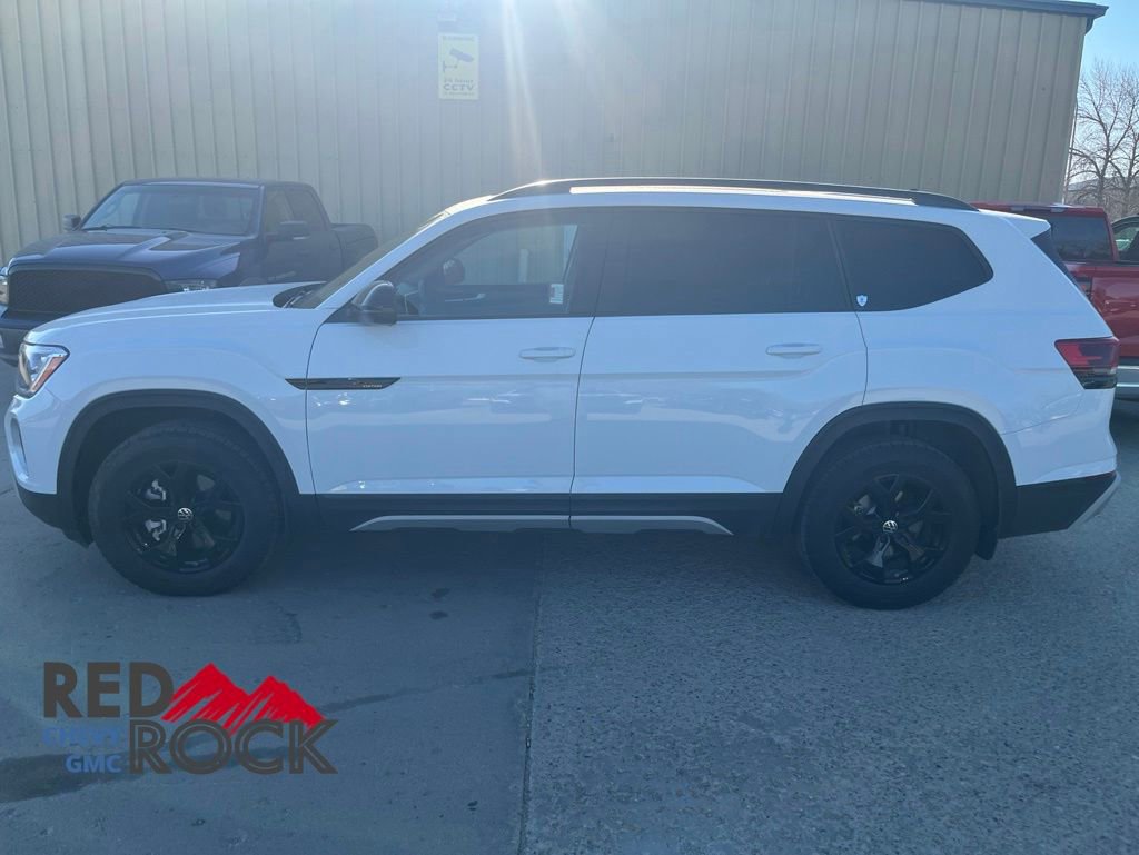 Used 2025 Volkswagen Atlas Peak Edition SE AWD/4WD image 8