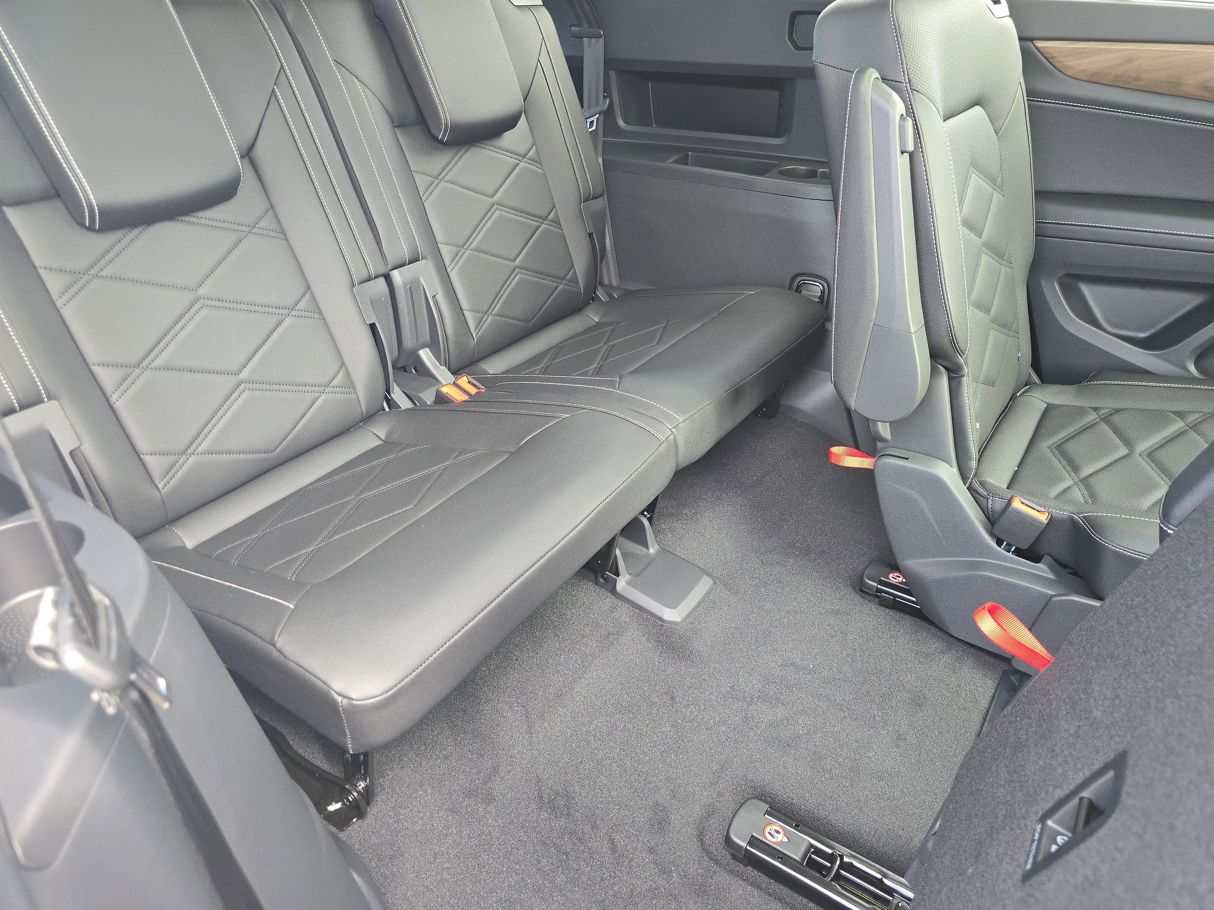 New 2026 Volkswagen Atlas SE image 18