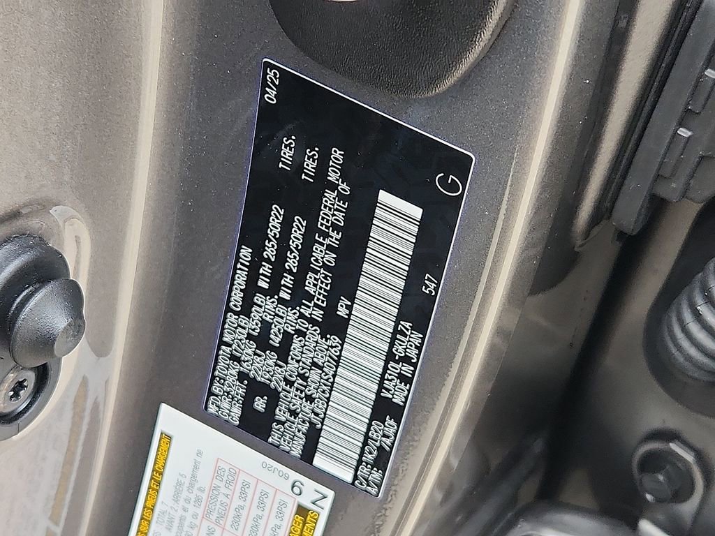 Used 2025 Lexus LX 600 4WD w/ Luxury Package image 27