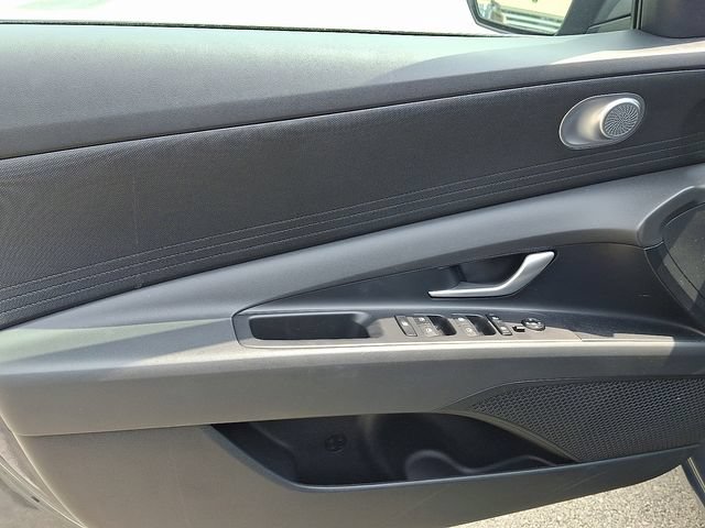 Certified 2026 Hyundai Elantra Hybrid FWD image 12