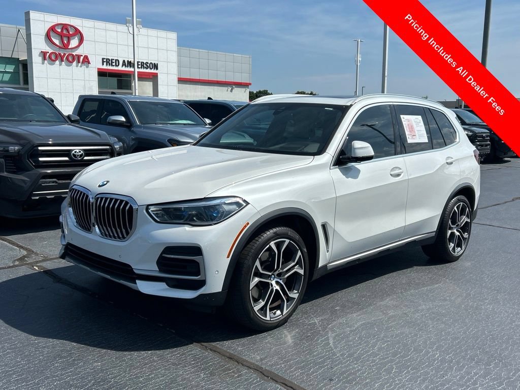 Used 2023 BMW X5 xDrive40i w/ Executive Package AWD/4WD image 2