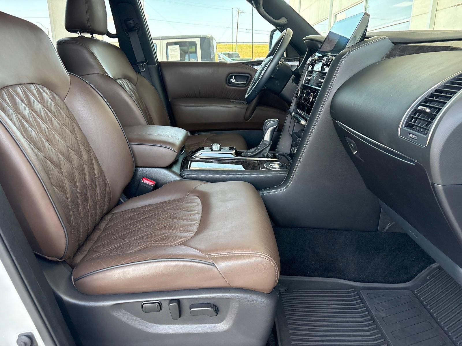 Used 2024 Nissan Armada Platinum w/ Cargo Package RWD image 24