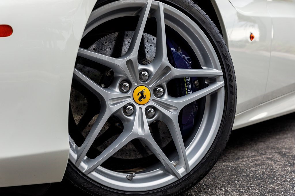 Used 2016 Ferrari California T image 10