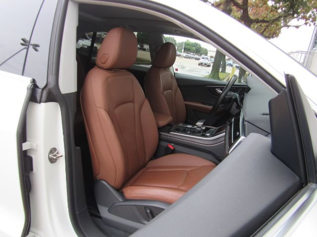 Used 2022 Audi Q8 Premium image 24