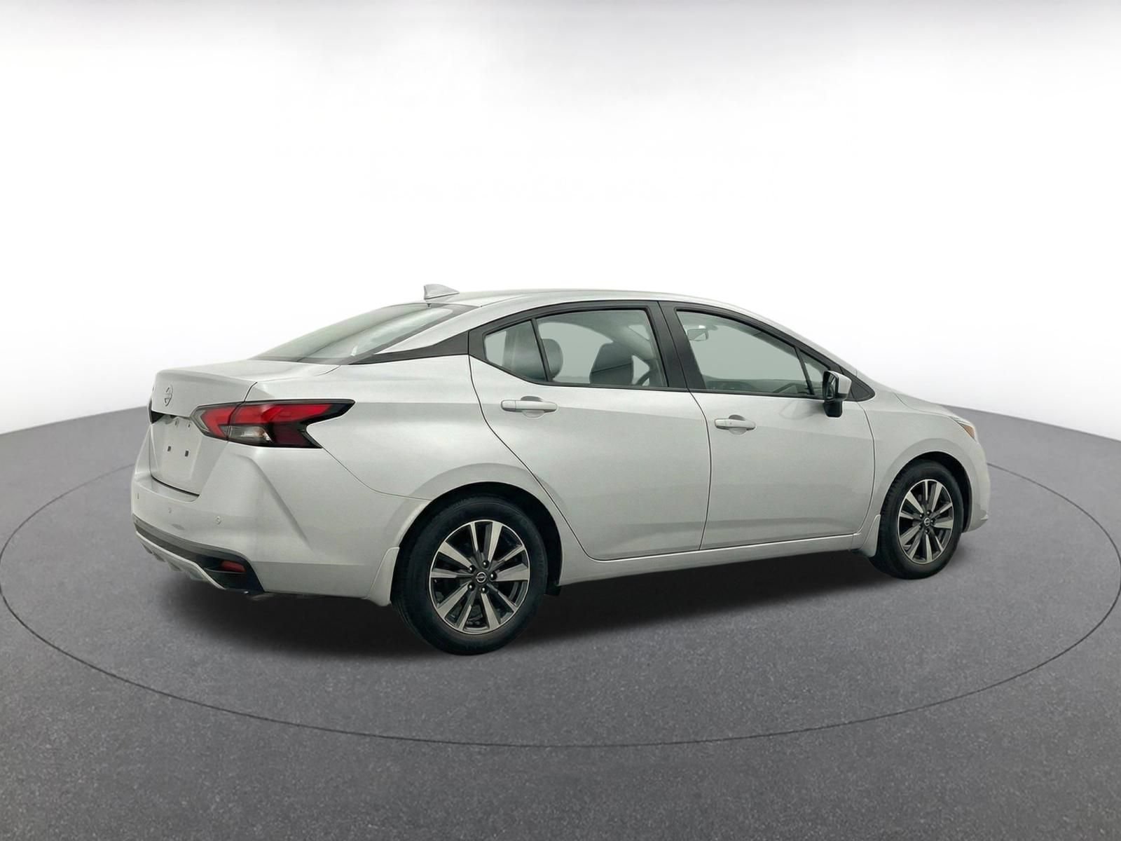 Used 2025 Nissan Versa SV FWD image 8