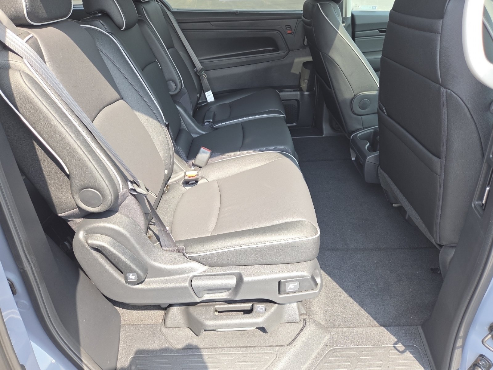 New 2026 Honda Odyssey Touring image 23
