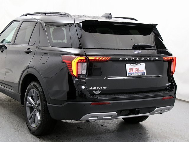 New 2026 Ford Explorer Active image 7