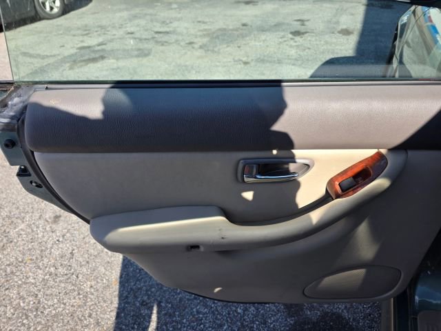 Used 2004 Subaru Outback image 17