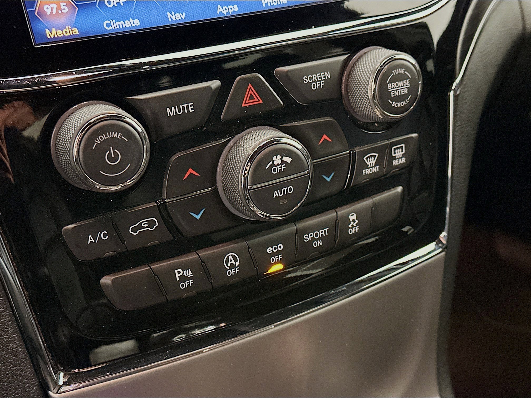Used 2019 Jeep Grand Cherokee Limited image 24