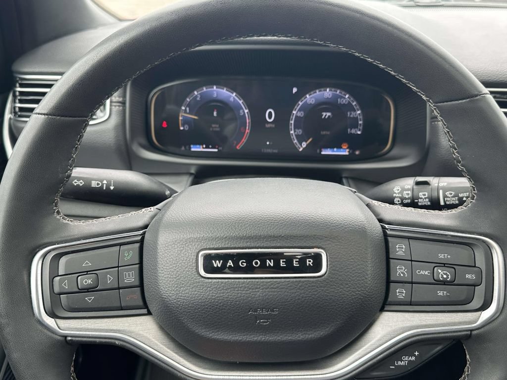 Used 2024 Jeep Wagoneer L Series II AWD/4WD image 24
