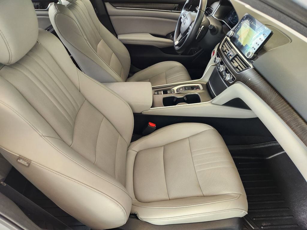 Used 2019 Honda Accord Touring image 14