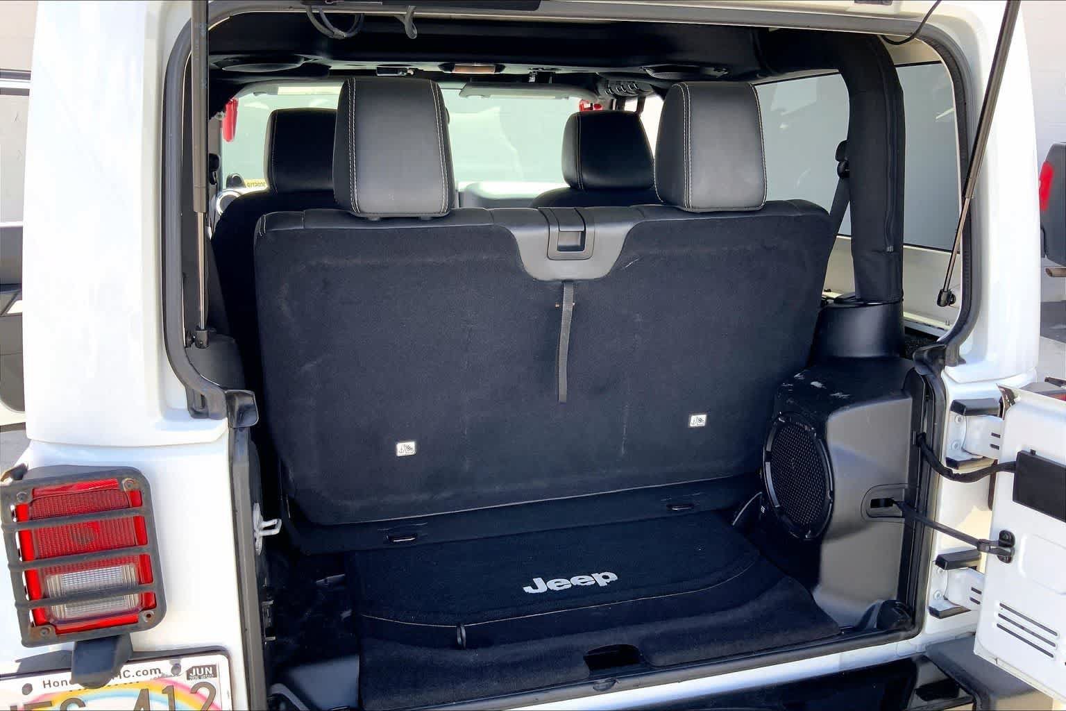 Used 2014 Jeep Wrangler Sahara AWD/4WD image 17