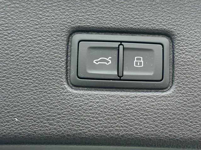 Used 2023 Audi Q7 3.0T Prestige image 35