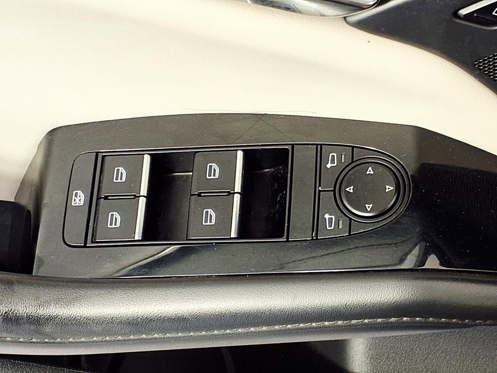 Used 2023 MAZDA MAZDA3 s FWD image 15