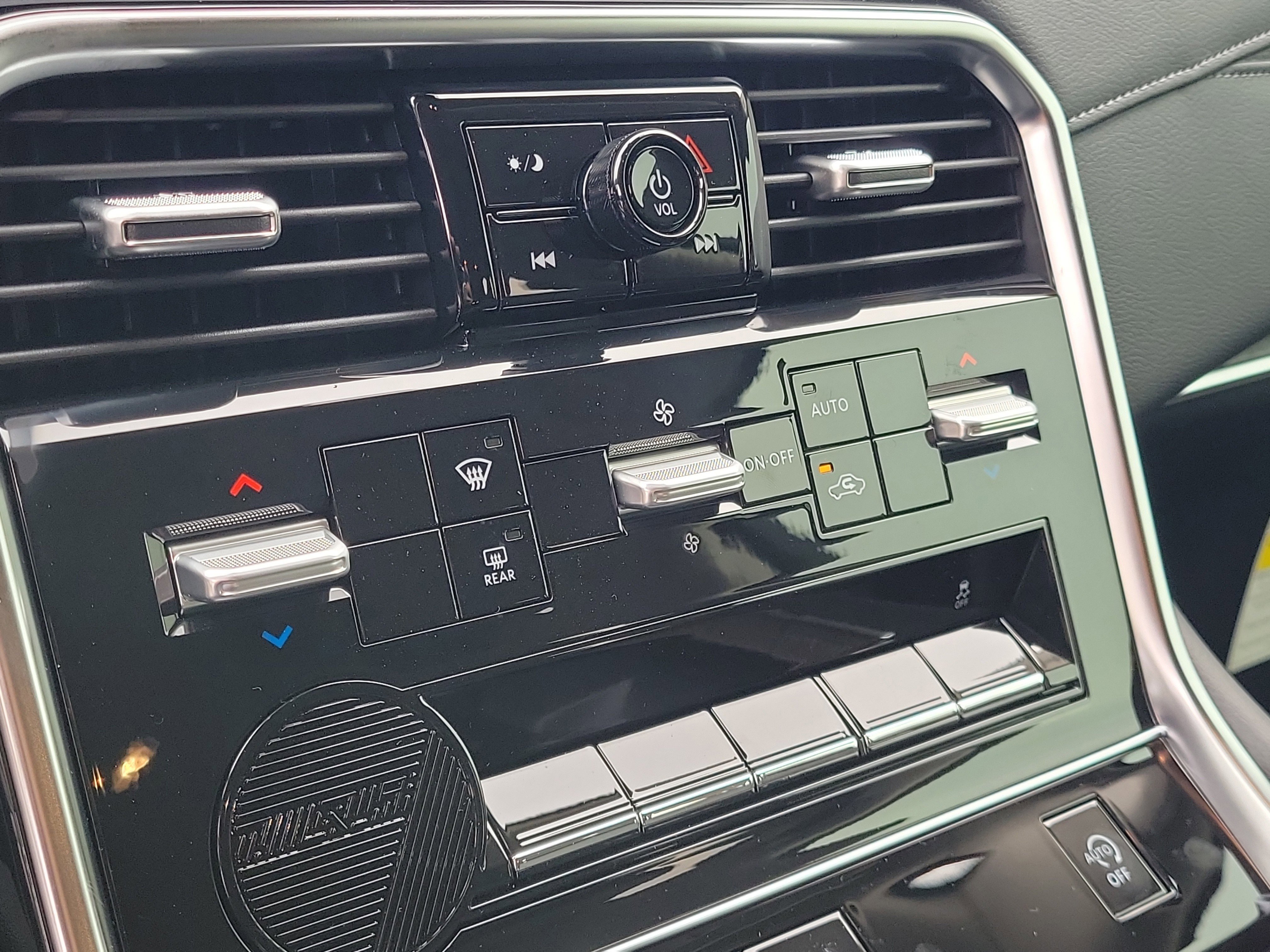 New 2026 Nissan Armada SV image 29