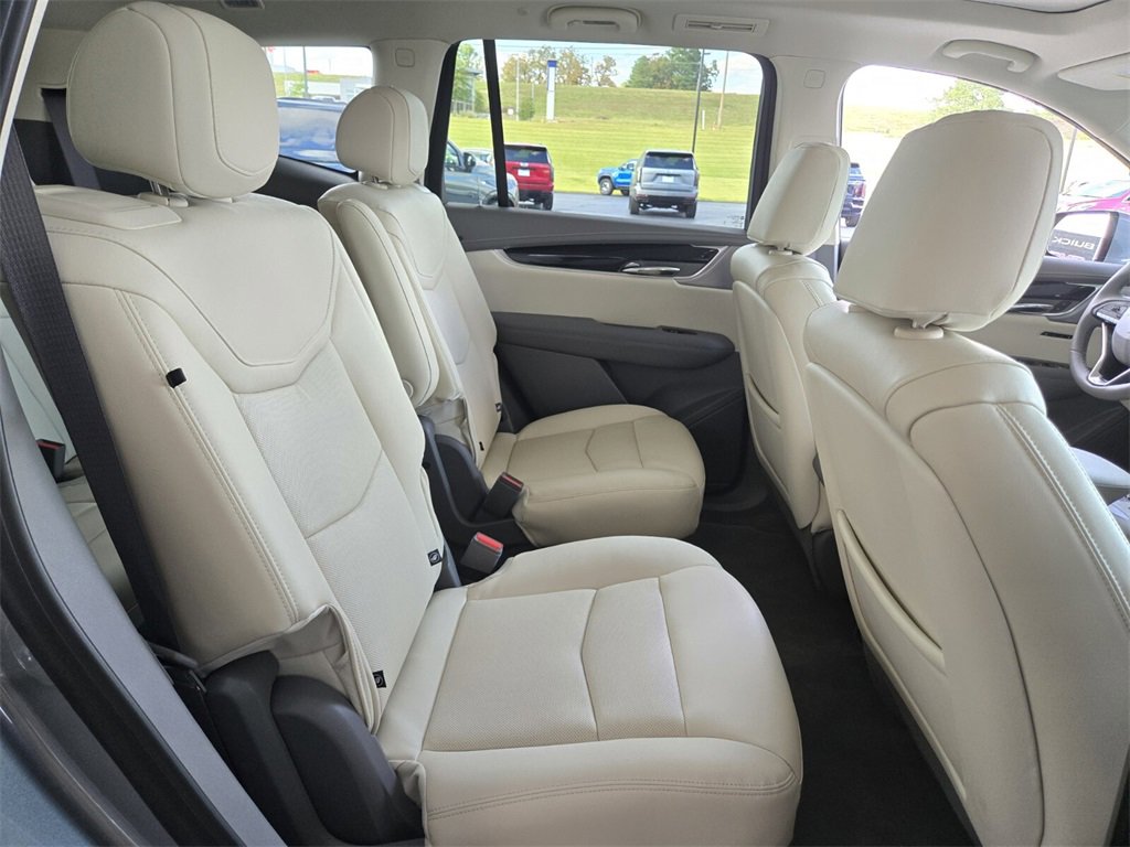 Used 2025 Cadillac XT6 Premium Luxury image 22