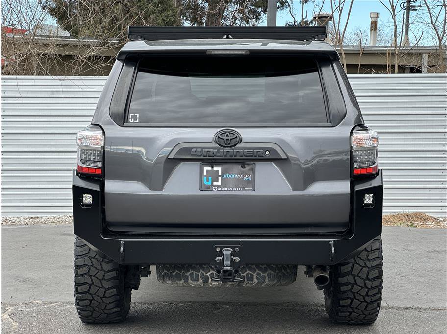 Used 2018 Toyota 4Runner TRD Off-Road AWD/4WD image 11