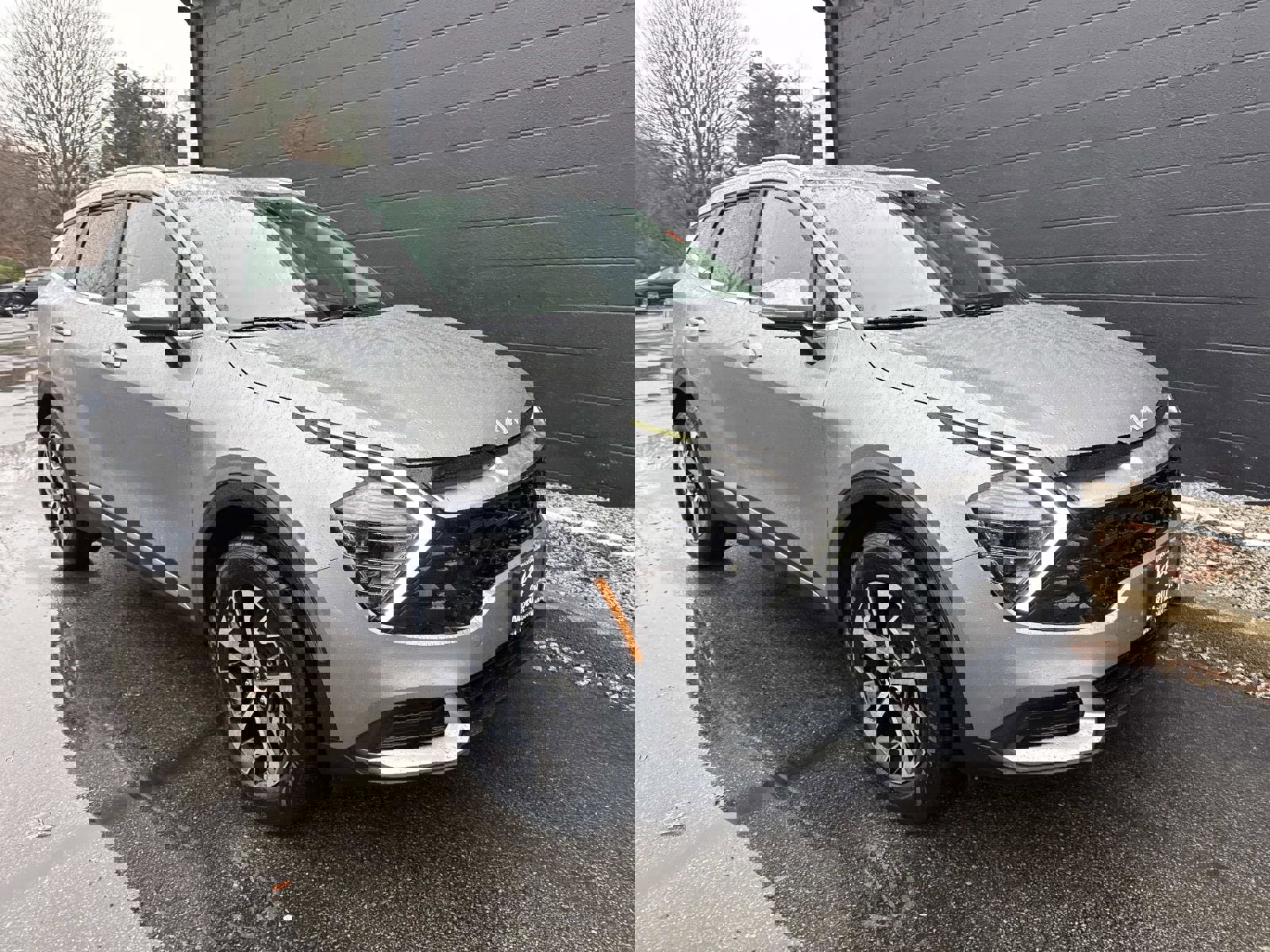 Used 2024 Kia Sportage EX image 4