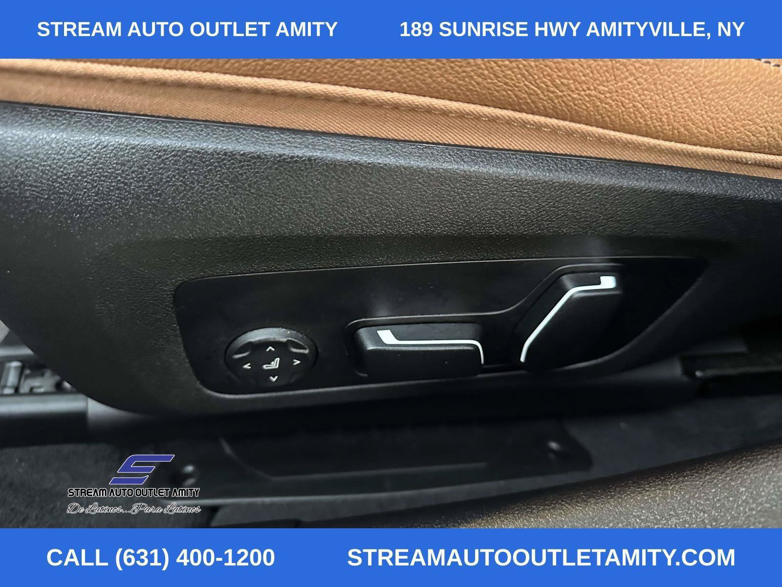 Used 2024 BMW 330i xDrive Sedan w/ Premium Package AWD/4WD image 22