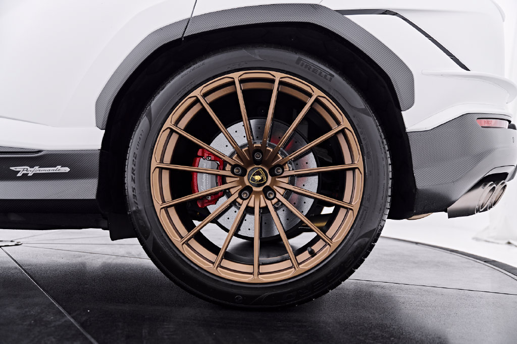 Used 2023 Lamborghini Urus Performante AWD/4WD image 35